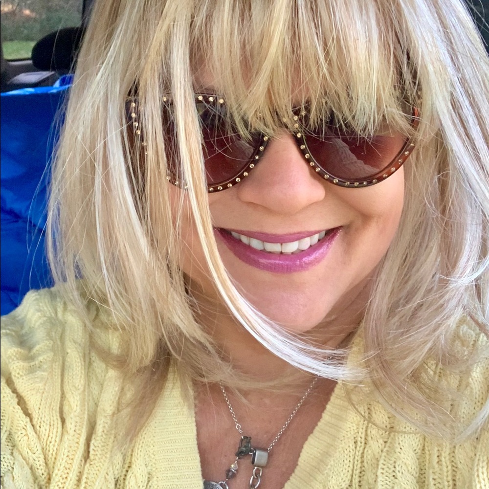 Meet your Posher, Donna kay